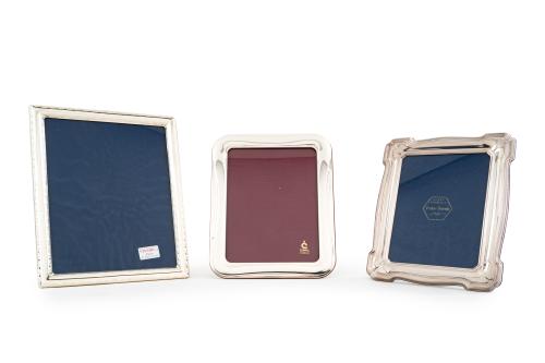 Lote de tres marcos en plata española punzonada. 