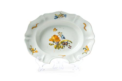 Bacía en cerámica esmaltada de la serie alcoreña, Talavera,