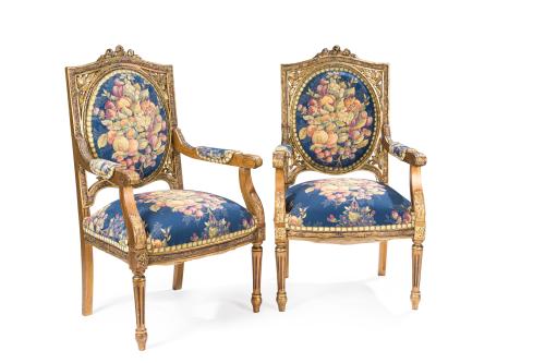 Tresillo estilo Luis XVI, c. 1950Formado por sofá y dos s