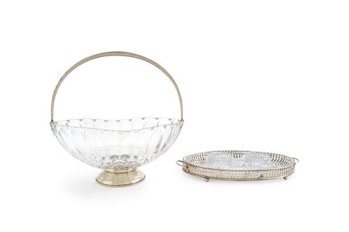 Lote en cristal tallado con soportes en plateado formado po