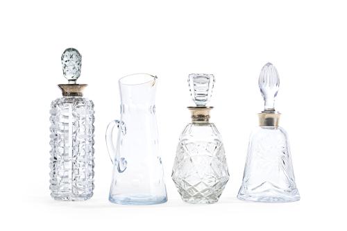 Lote formado por 3 licoreras en cristal de Bohemia tallado 