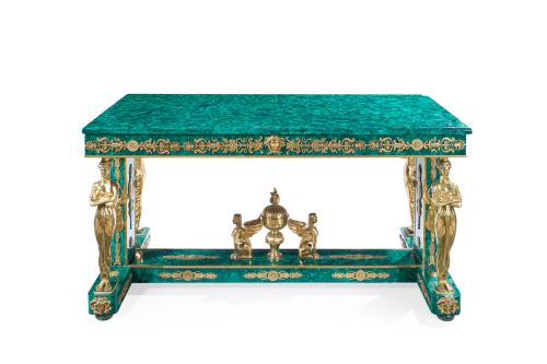 246   -  <p><span class="object_title">Mesa de centro estilo Imperio siguiendo modelos de Jacob-Desmalter<br/>Realizada en madera finalizada en símil de malaquita con aplicaciones en bronce dorado y tapa en mármol acabado en símil de malaquita. <br/></span><br></p>