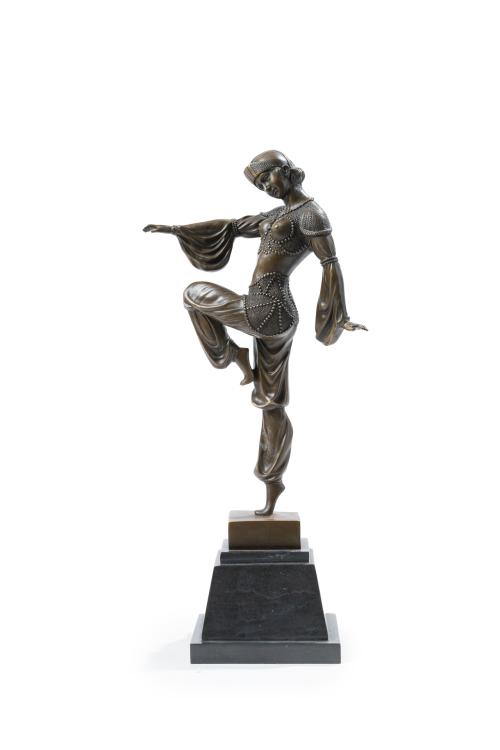 Siguiendo modelos de Armand Godard (1875-1929) ."Encantos