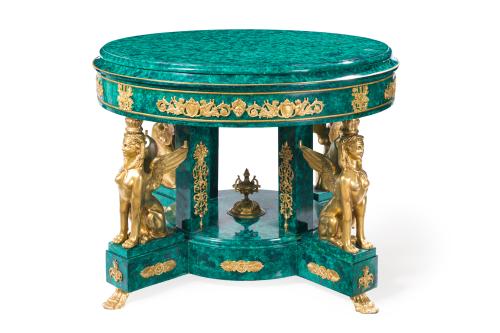 Importante mesa guéridon de estilo Imperio, S. XXRealizad