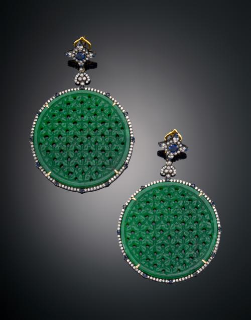 PENDIENTES REDONDOS CON JADE, DIAMANTES Y ZAFIROS EN PLATA 