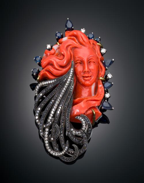 BROCHE -COLGANTE ROSTRO DE MUJER EN CORAL, DIAMANTES Y ZAFI