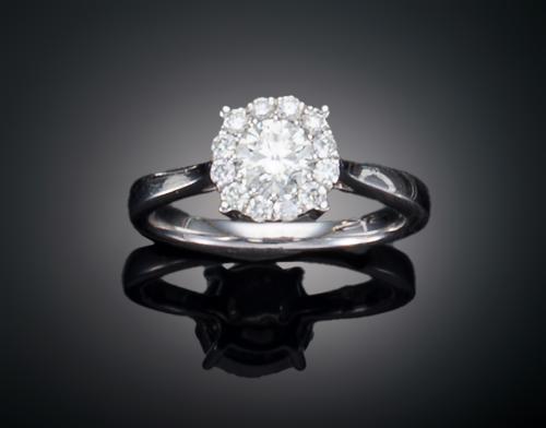 SORTIJA SOLITARIO CON DIAMANTES EN ORO BLANCO DE 18 K