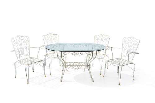 Conjunto de jardín formado por mesa oval con tapa en crista