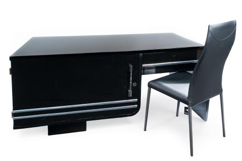 Mesa de despacho Art Decó, Francia c. 1930En laca negra b
