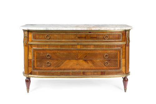 Cómoda estilo Luis XVI, c. 1950Decorada con marquetería p