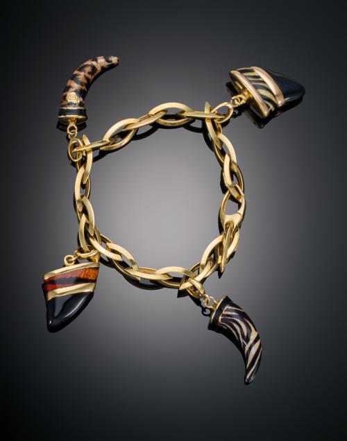 PULSERA CON COLGANTES EN RESINA EN ORO AMARILLO DE 18 K