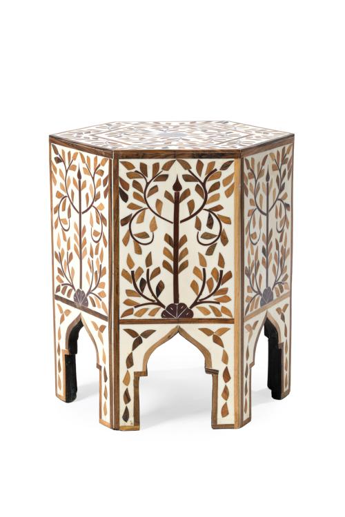 Mesa auxiliar hexagonal hindú, S. XXEn madera cuajada de 