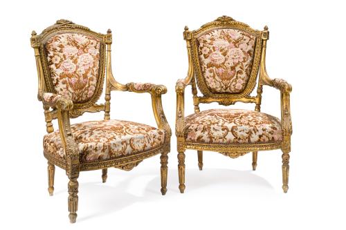 Tresillo de estilo Luis XVI, S. XIX. En madera tallada y 