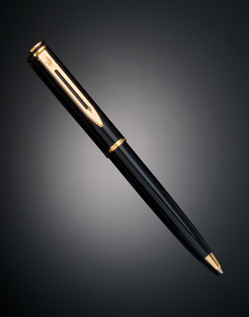 BOLIGRAFO WATERMAN EN LACA NEGRA, CHAPADO EN ORO AMARILLO D