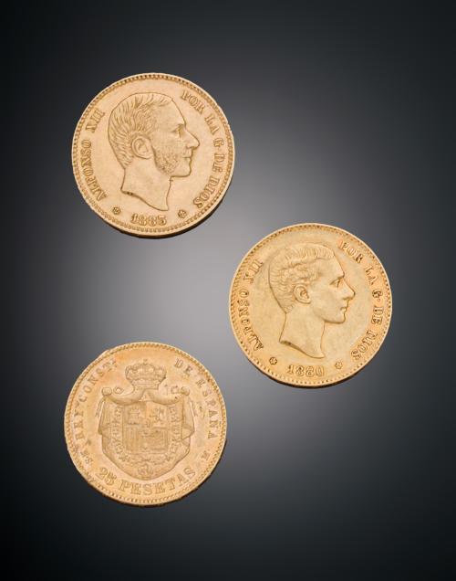 LOTE DE TRES MONEDAS DE 25 PESETAS ALFONSO XII EN ORO AMARI
