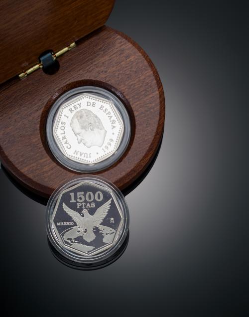 LOTE DE DOS MONEDAS EN PLATA DE 1500 PESETAS