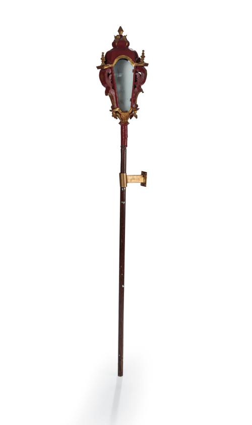 215   -  <p><span class="object_title">Pareja de lanteras o faroles porgueses, siguiendo modelos del siglo XVIII. </span><br></p>