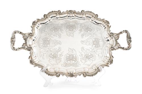 Bandeja en plata española con decoración cincelada con torn