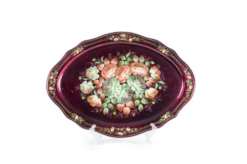 Lote de dos bandejas ovaladas en metal con decoración lacad