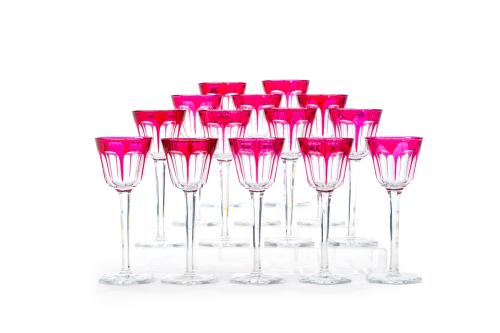 Juego de catorce copas de cristal de Baccarat parcialmente 