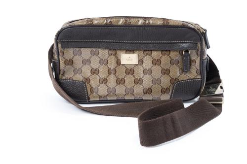 900   -  <p><span class="object_title">GUCCI</span></p>