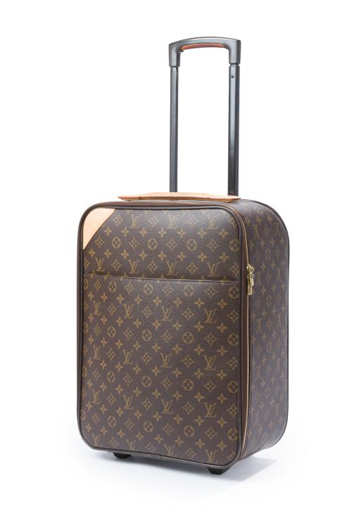 901   -  <p><span class="object_title">LOUIS VUITTON</span></p>