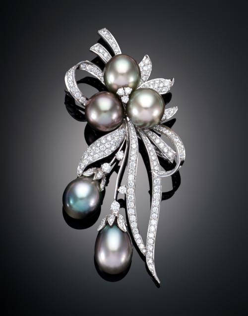 BROCHE - COLGANTE RAMILLETE CON PERLAS CULTIVADAS DE TAHITÍ