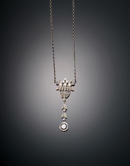 PENDENTIF CON DIAMANTES EN ORO AMARILLO DE 18 K, PLATA, CON