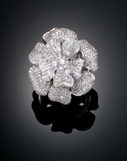 SORTIJA TIFFANY DISEÑO EN FLOR CAMELIA CON DIAMANTES EN PLA