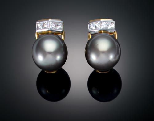 PENDIENTES CON PERLAS CULTIVADAS DE TAHITÍ Y DIAMANTES EN O