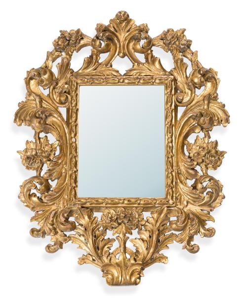 460   -  <p><span class="object_title">Espejo Felipe V, España, S. XVIII<br/>En madera tallada, calada y dorada con decoración de toranapuntas vegetales y flores.</span><br></p>