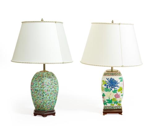 3   -  <p><span class="object_title">Lote de dos lámparas de sobremesa de estilo oriental con fustes de jarrón en porcelana china esmaltada.</span><br></p>