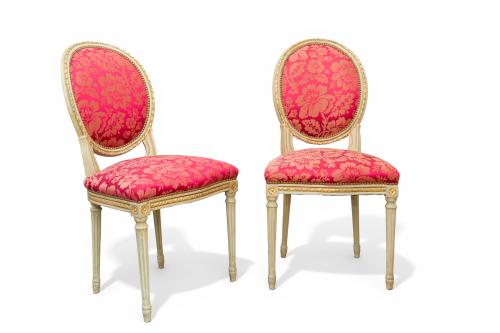 Juego de seis sillas estilo Luis XVI en madera tallada y pi