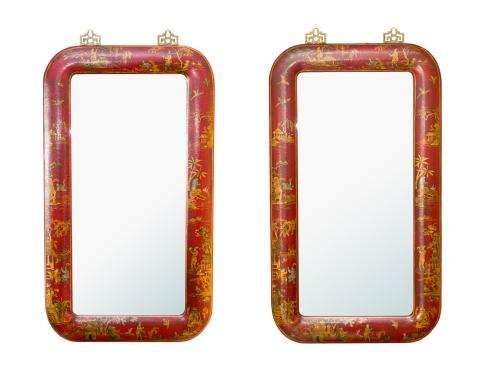 Decorativa pareja de espejos rectangulares con marcos en la