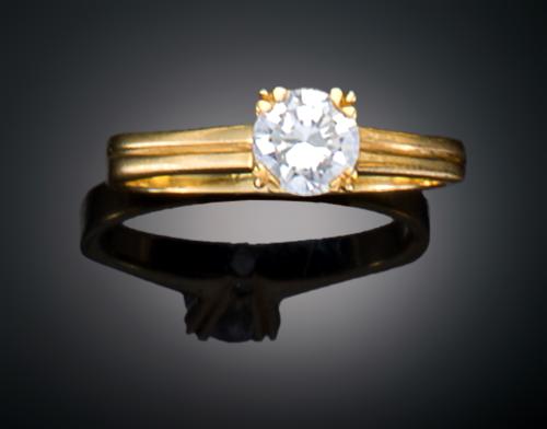 SORTIJA SOLITARIO CON DIAMANTE EN ORO AMARILLO DE 18 K