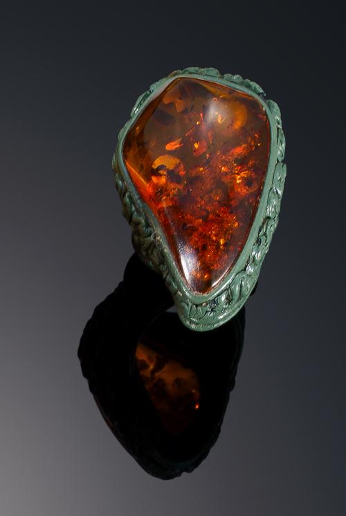 714   -  <p><span class="object_title">Espectacular sortija de ambar </span></p>
