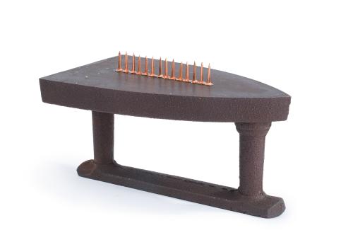 MAN RAY (Filadelfia, 1890-Paris, 1976), Cadeau, Hierro