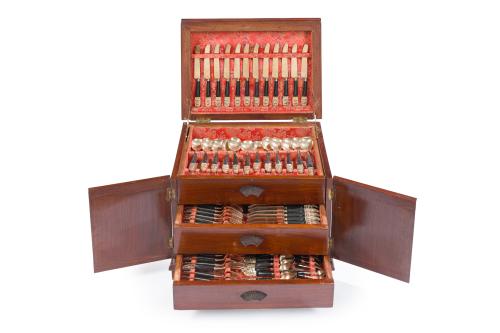 Cuberteria tailandesa con mango ebonizado y decoración de d