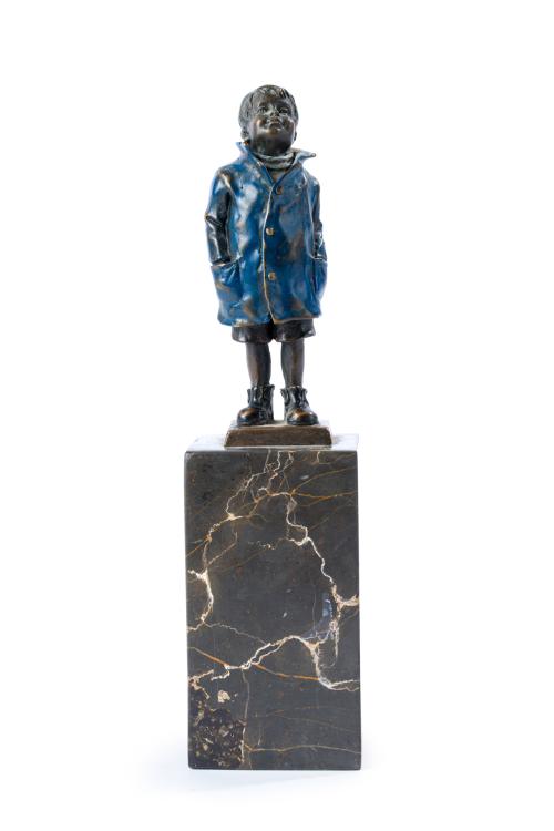 713   -  <p><span class="object_title">SIGUIENDO MODELOS DE FRANZ XAVIER BERGMANN<br/>"Niño mirando la luna"<br/>Escultura en bronce esmaltada al frío. Sobre peana de mármol. <br/></span><br></p>