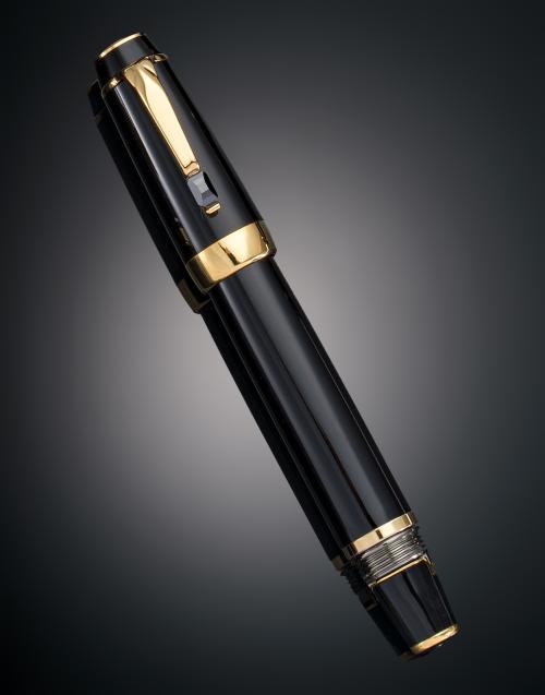 PLUMA MONTBLANC BOHÉME  RETRÁCTIL EN LACA NEGRA, CHAPADA EN
