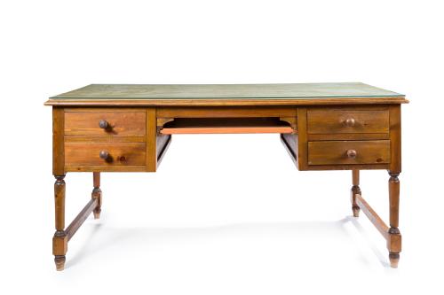 Mesa de escritorio en madera de pino. Frente con dos cajone
