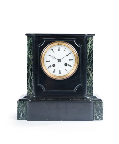 Reloj de sobremesa con escape visible estilo Napoleón III, 