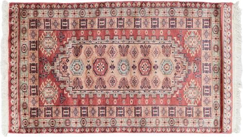 Alfombra oriental  en lana estilo Bokhara, s. XXCampo cen