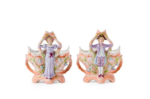 Lote de dos maceteros Art Noveau en biscuit alemán, c.1900