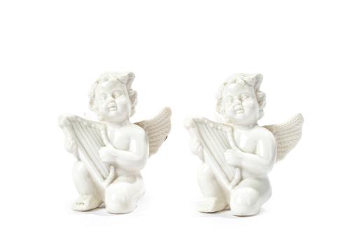 Pareja de angelotes músicos en porcelana europea, c. 1900