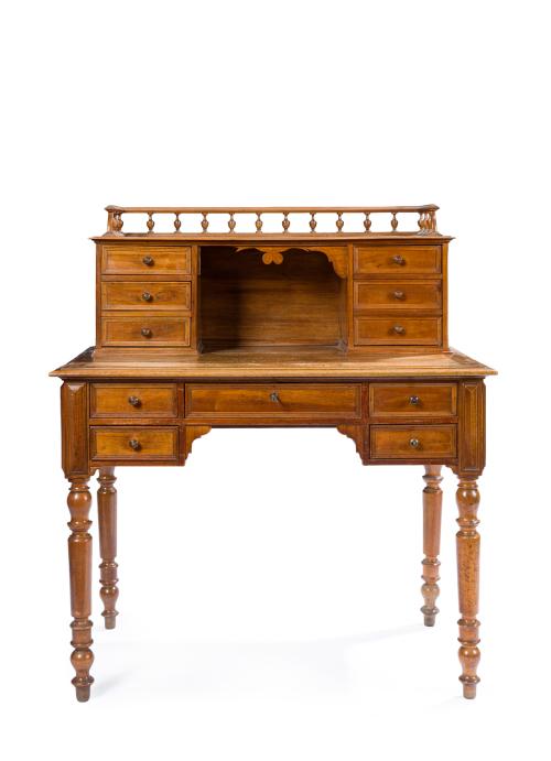 Escritorio de dama en madera de roble, c. 1900De dor cuer
