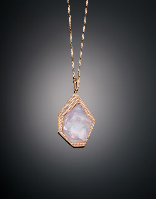 CADENA CON COLGANTE GEOMÉTRICO EN CUARZO ROSA FACETADO Y DI