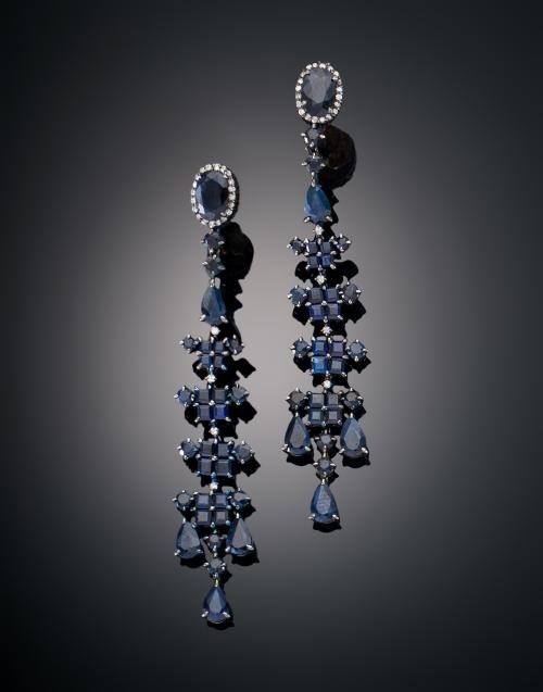PENDIENTES CON ZAFIROS Y DIAMANTES EN ORO AMARILLO DE 18 KT