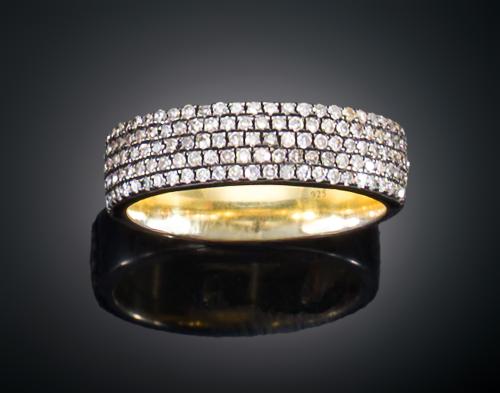MEDIA ALIANZA CON PAVÉ DE DIAMANTES EN PLATA