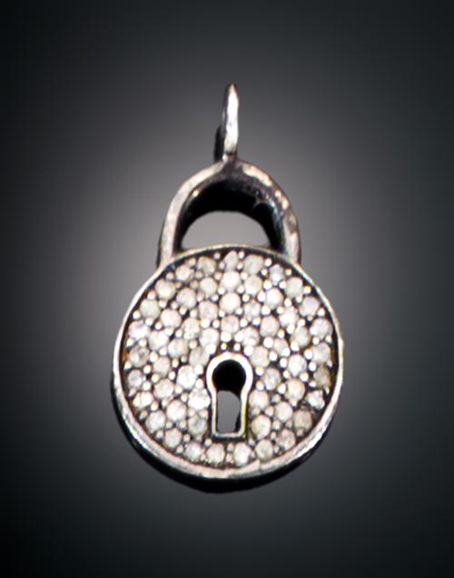 COLGANTE CANDADO CON DIAMANTES EN PLATA 